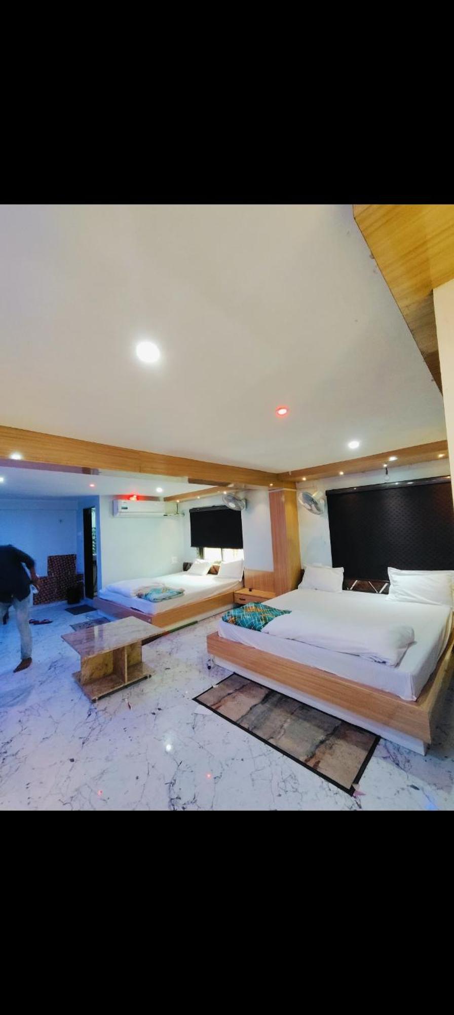 The Maheshwari Residency Hotel Ayodhya Ngoại thất bức ảnh