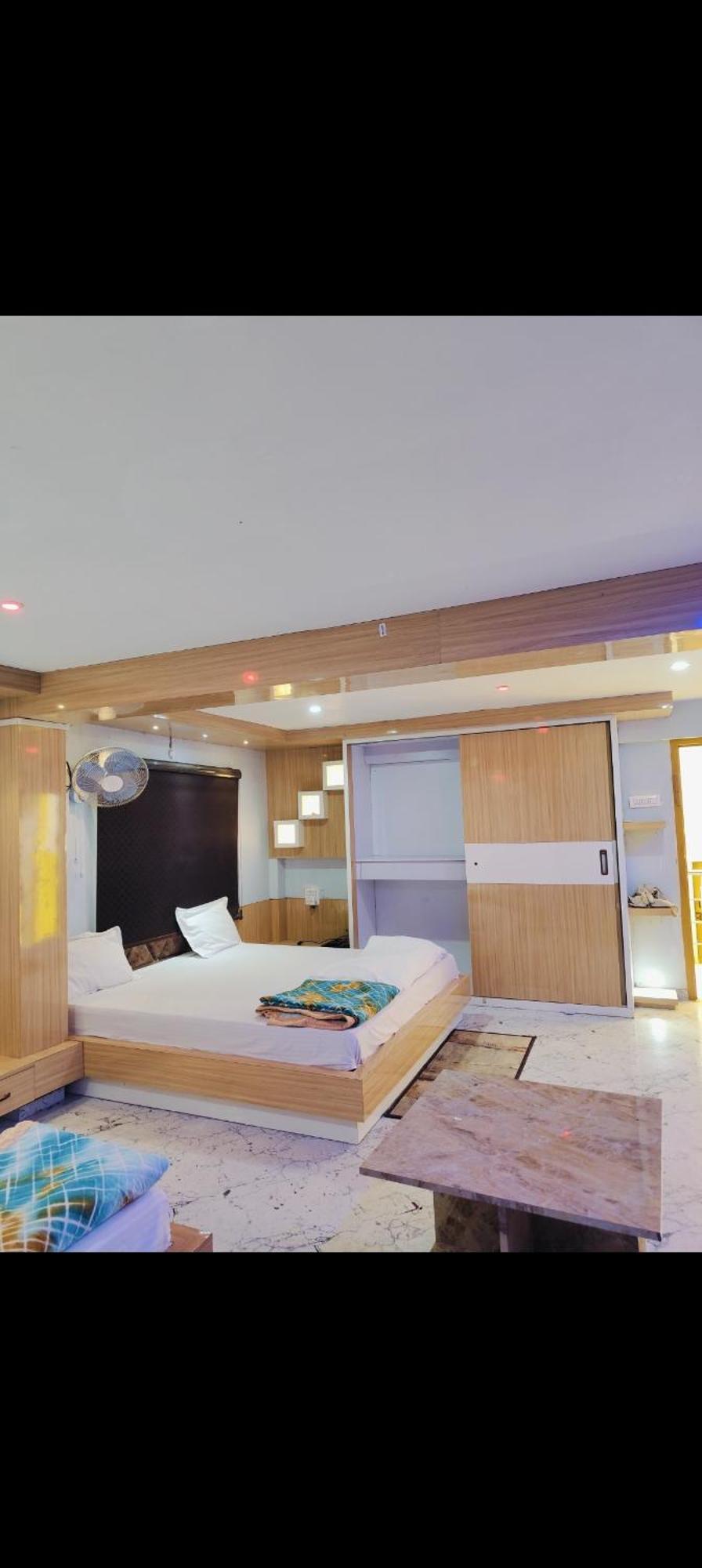 The Maheshwari Residency Hotel Ayodhya Ngoại thất bức ảnh